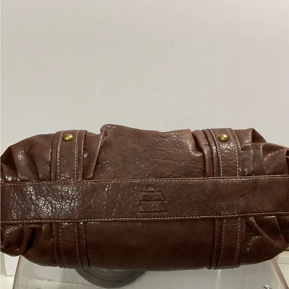 Kathy Van Zeeland Chocolate Shoulder Bag with Brass Details - Picture 8 of 11